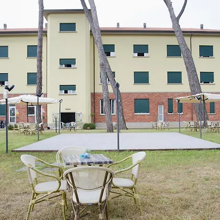 Casa Per Ferie Il Pioppo Отель *