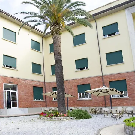 Отель Casa Per Ferie Il Pioppo